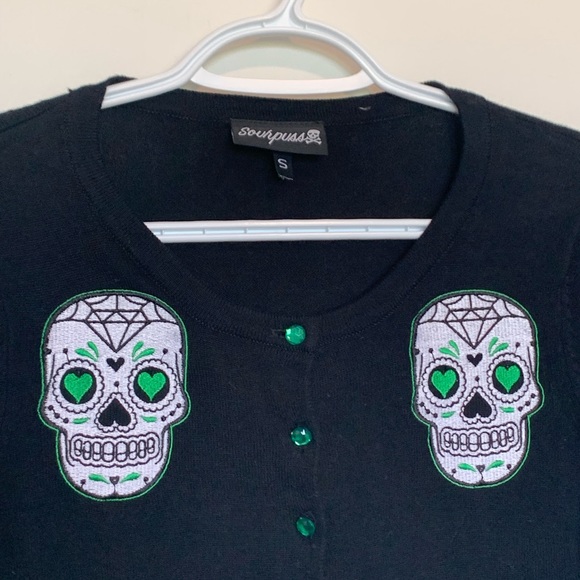 Sourpuss Black Button Front Cardigan Skulls Size Small Halloween Green Button - Picture 4 of 7